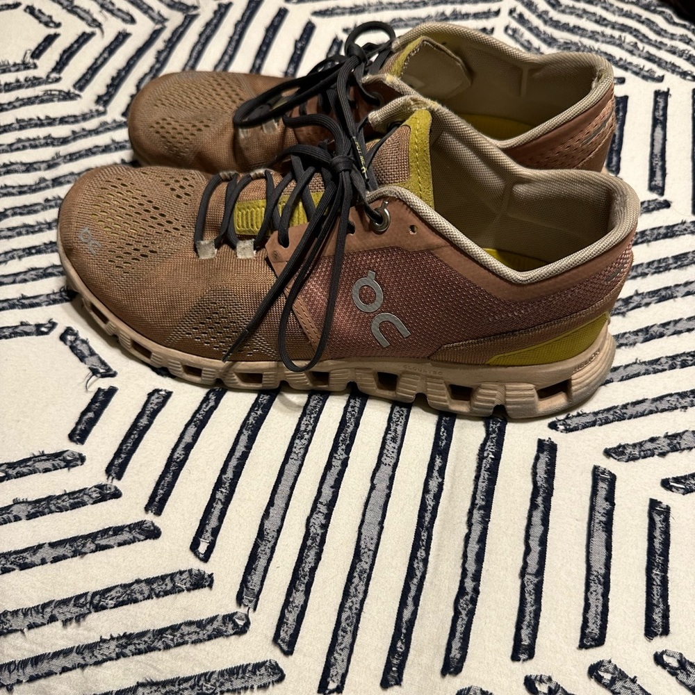 Women’s onCloud X shoes